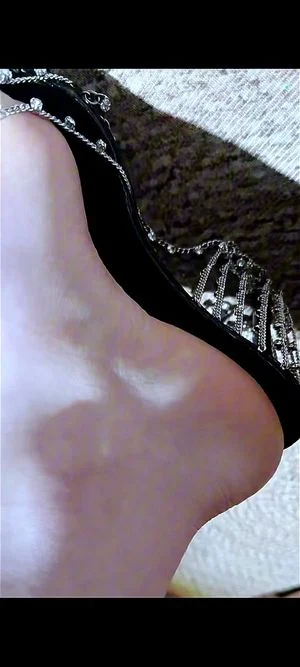 White skin wife's jade feet seduction dirty talk teasing creampie